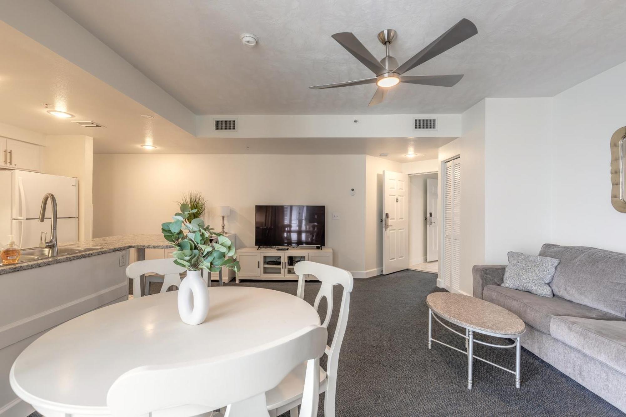 Beachfront Bliss At Ocean Walk Resort - Unit 1701 Daytona Beach Eksteriør billede